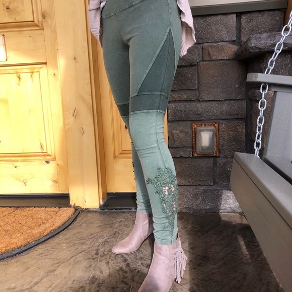 Leggings Faded Olive, Ash, Lt Mauve NWT Size S,M,L - Picture 2 of 5